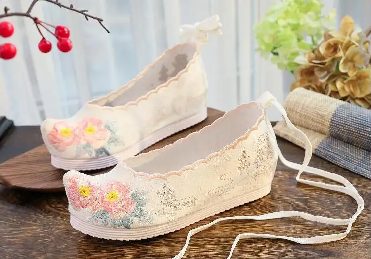 Spring Women Cross-Tied Embroidered Casual Shoes Girls Vintage Canvas Sneakers Ethnic Lace-Up Female Wedges Dancing Shoes