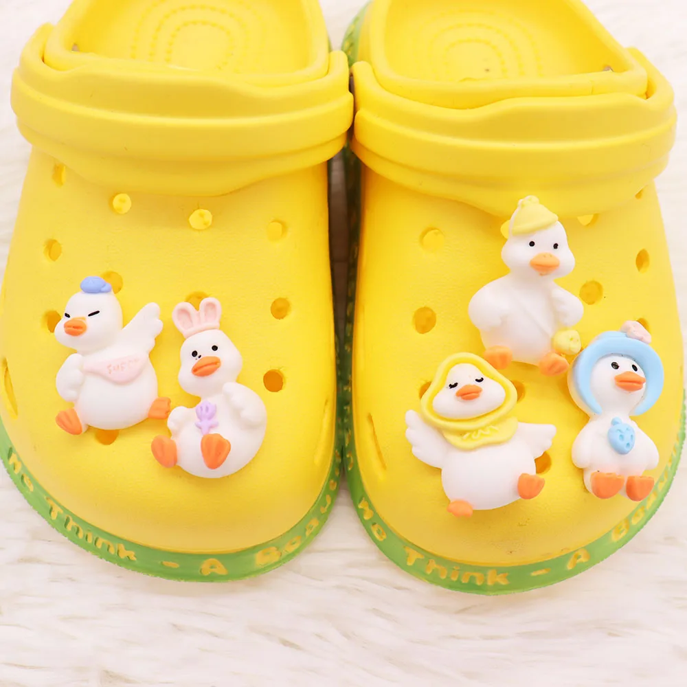 1Pcs Resin Duck Goose Animals Shoe Decorations Children Garden Shoes Accessories Fit Sandals Buckle Clogcute Charm
