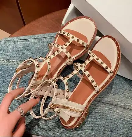 Retro Style Girls Brown Rivet Studded Roman Flat Summer Sandals Women Zipper Side Hollow Open Toe Slingback Beach Casual Shoes