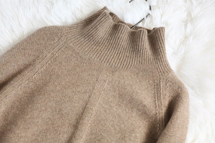 Autumn and Winter New Cashmere Sweater Women's High-Necked Pullover Loose Thick Sweater Short Paragraph Knit Shirt