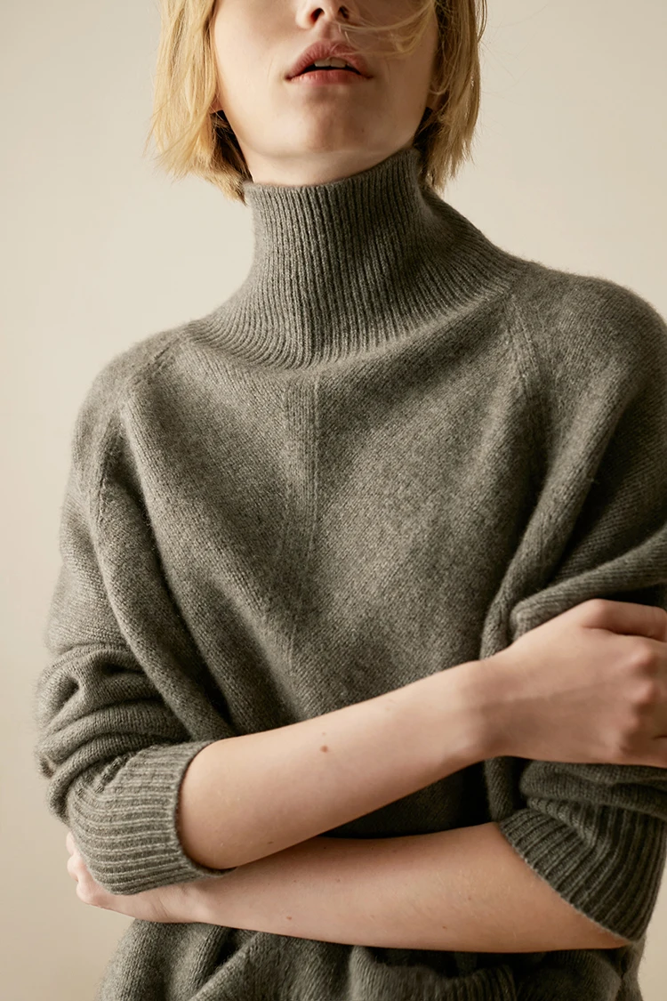 Autumn and Winter New Cashmere Sweater Women's High-Necked Pullover Loose Thick Sweater Short Paragraph Knit Shirt