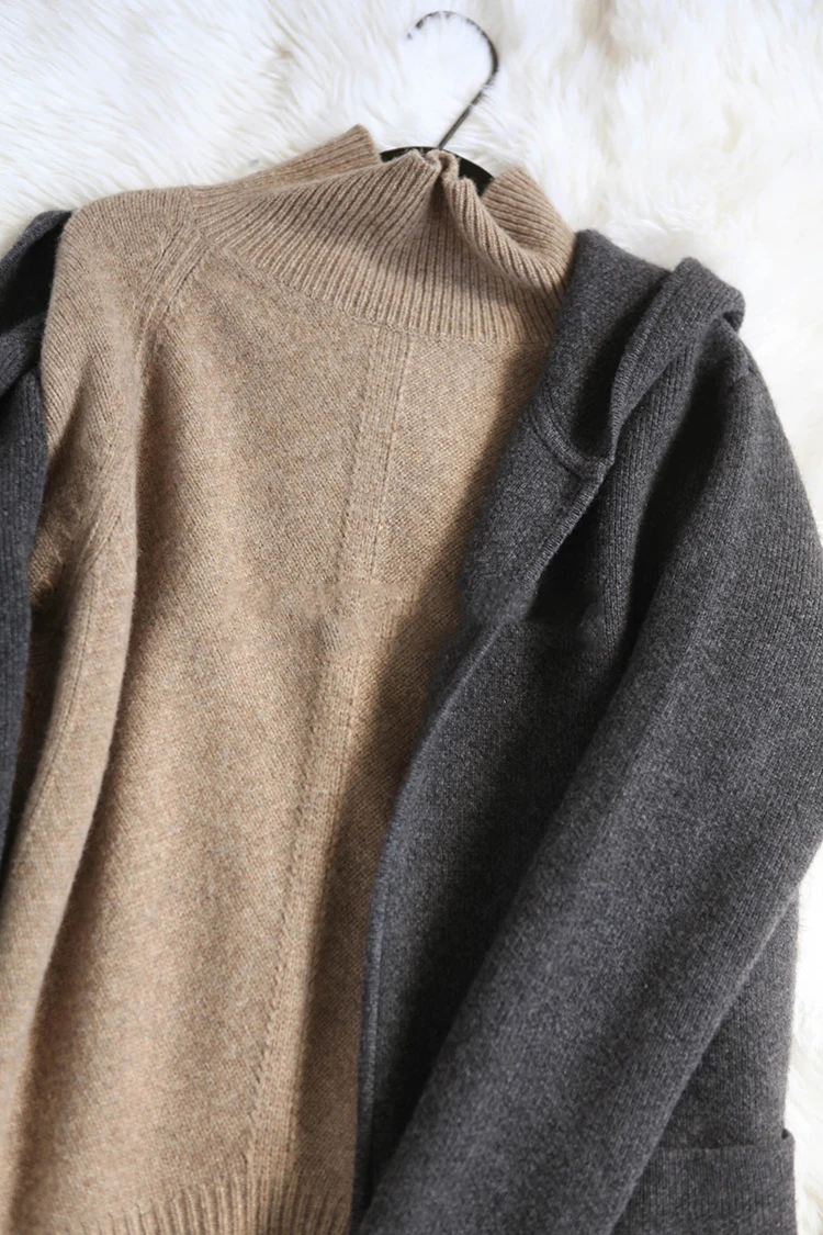 Autumn and Winter New Cashmere Sweater Women's High-Necked Pullover Loose Thick Sweater Short Paragraph Knit Shirt