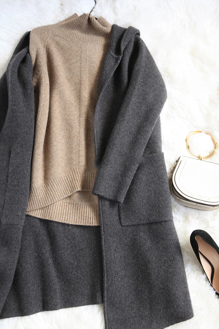 Autumn and Winter New Cashmere Sweater Women's High-Necked Pullover Loose Thick Sweater Short Paragraph Knit Shirt