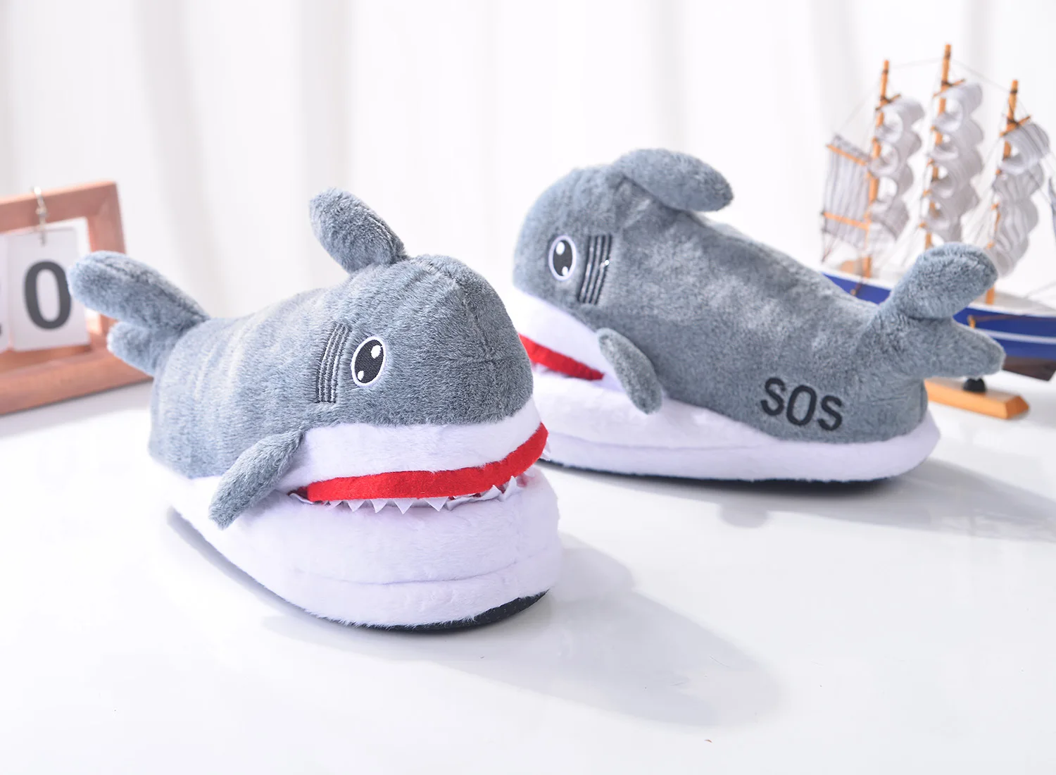 Funny Fuzzy Shark Slippers Men Women Free Size Winter Indoor Cotton Shoes Girls Adult Fluff Animal Slippers House Shoes Fish