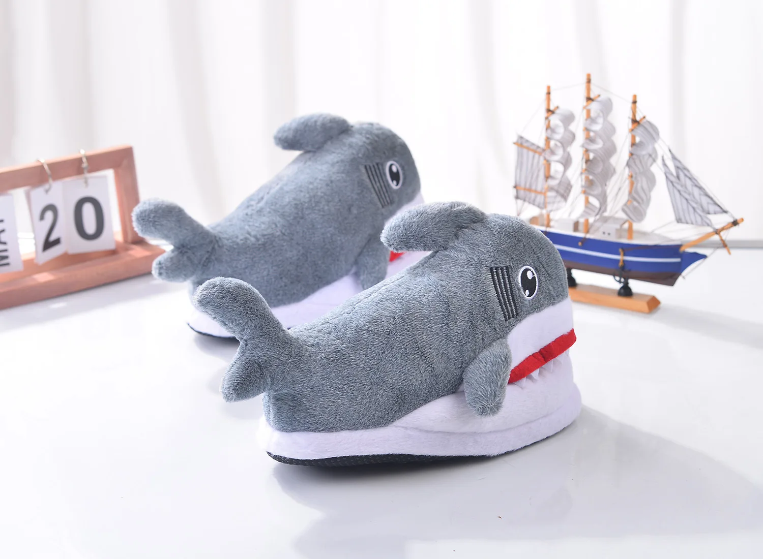 Funny Fuzzy Shark Slippers Men Women Free Size Winter Indoor Cotton Shoes Girls Adult Fluff Animal Slippers House Shoes Fish