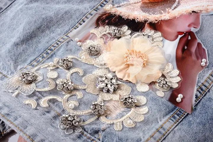 Women's Diamond-encrusted Flower Denim Vest Cropped Sleeveless Top Korean Fashion Streetwear Designer Vest Coat Trendy Waistcoat