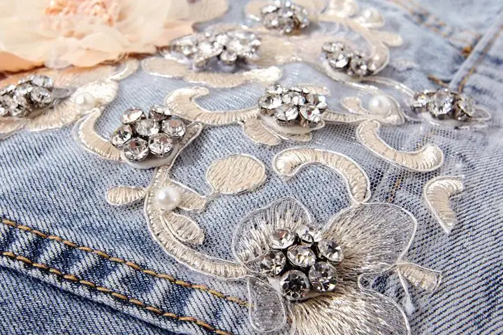 Women's Diamond-encrusted Flower Denim Vest Cropped Sleeveless Top Korean Fashion Streetwear Designer Vest Coat Trendy Waistcoat