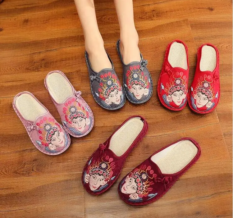 Flat Heeled Embroidered Casual Slippers for Women Cotton Fabric Ethnic Slides Ladies Closed Toe Retro Mules Outdoor Summer Shoes