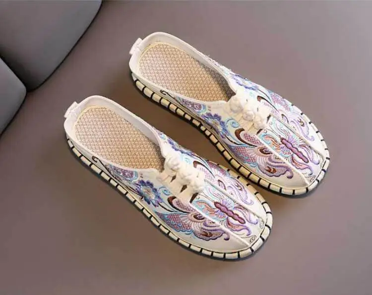 Flat Heeled Embroidered Casual Slippers for Women Cotton Fabric Ethnic Slides Ladies Closed Toe Retro Mules Outdoor Summer Shoes