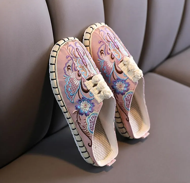 Flat Heeled Embroidered Casual Slippers for Women Cotton Fabric Ethnic Slides Ladies Closed Toe Retro Mules Outdoor Summer Shoes