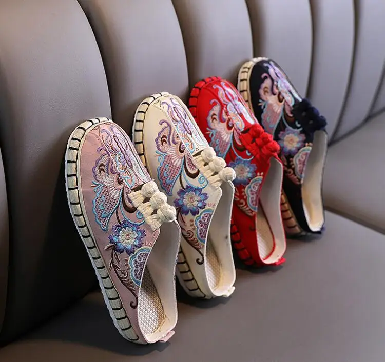 Flat Heeled Embroidered Casual Slippers for Women Cotton Fabric Ethnic Slides Ladies Closed Toe Retro Mules Outdoor Summer Shoes