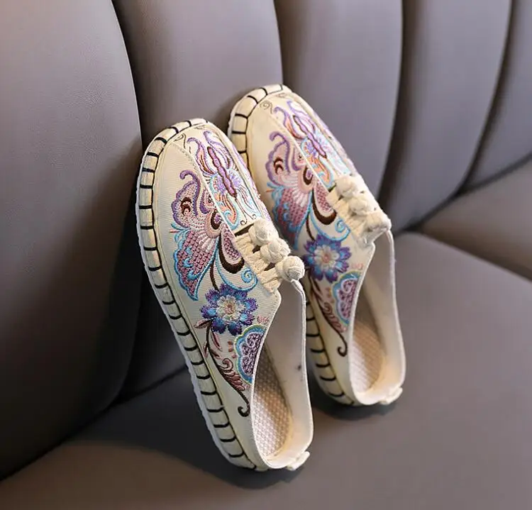 Flat Heeled Embroidered Casual Slippers for Women Cotton Fabric Ethnic Slides Ladies Closed Toe Retro Mules Outdoor Summer Shoes