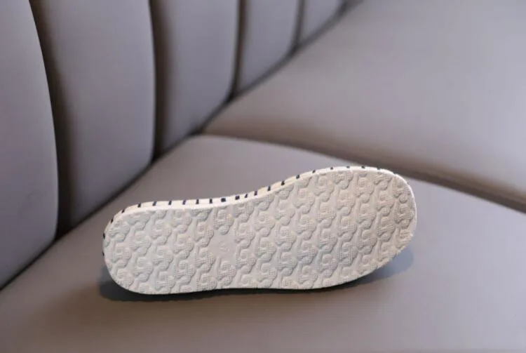 Flat Heeled Embroidered Casual Slippers for Women Cotton Fabric Ethnic Slides Ladies Closed Toe Retro Mules Outdoor Summer Shoes
