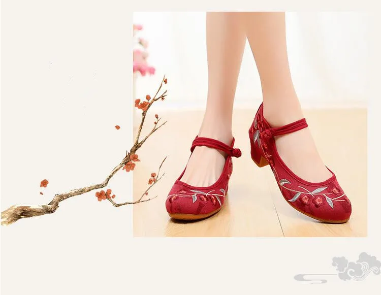 Ethnic Dance Shoes for Women Retro Embroidered Mary Jane Pumps Female Mid-Heel Round Toe Cheongsam Dress Shoe Ancient Style