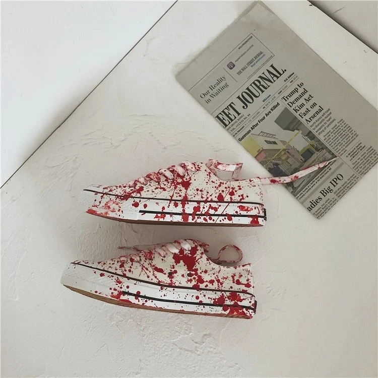 Trend Mens Canvas Shoes Cool Boys Board Shoes Colorful Graffiti Footwear Faux Blood-stained Male Sneakers Man's Vulcanized Shoes