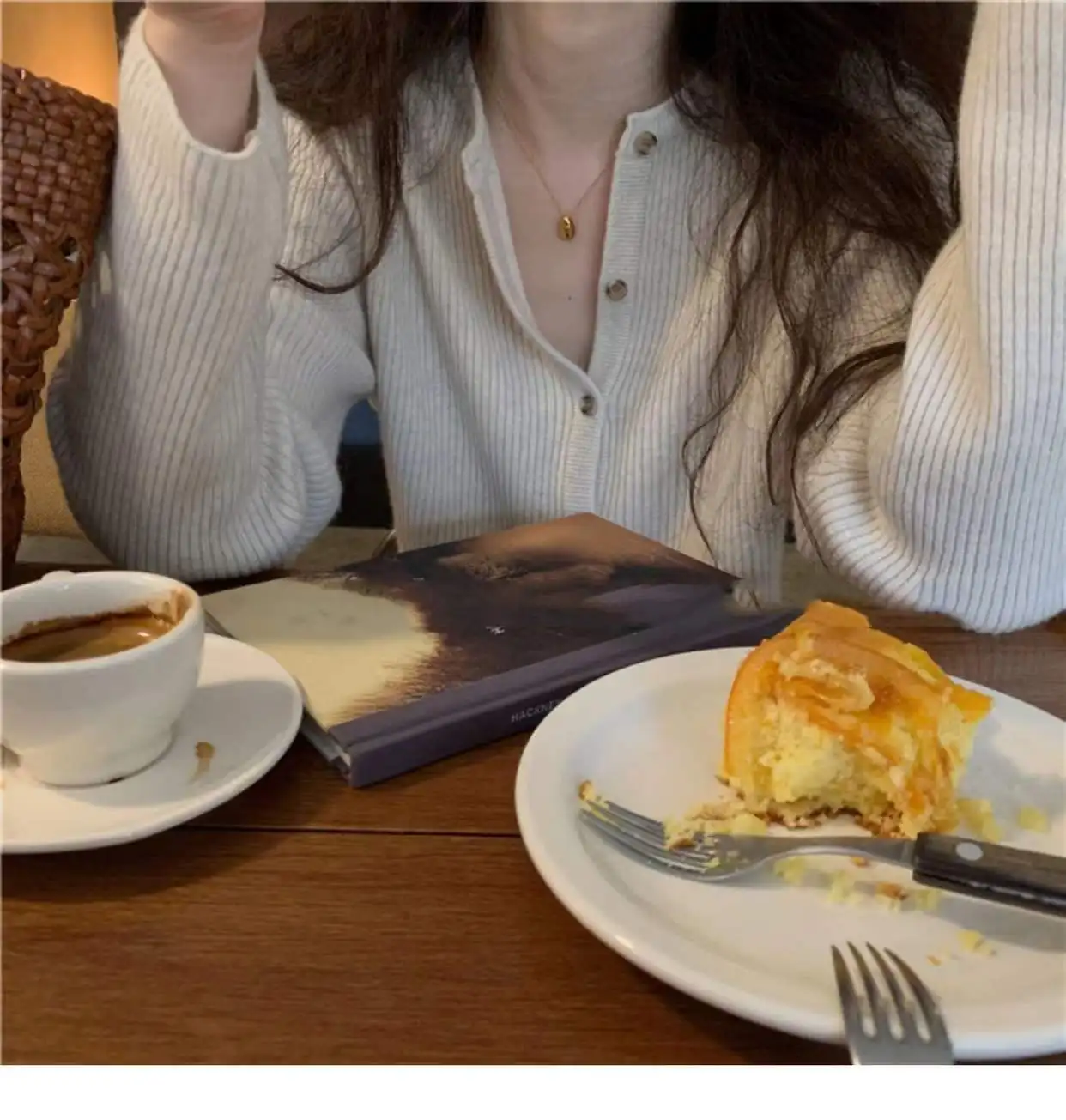 Fashion cashmere knit cardigan women spring and autumn new round collar Korean sweater loose short jacket sweater coat