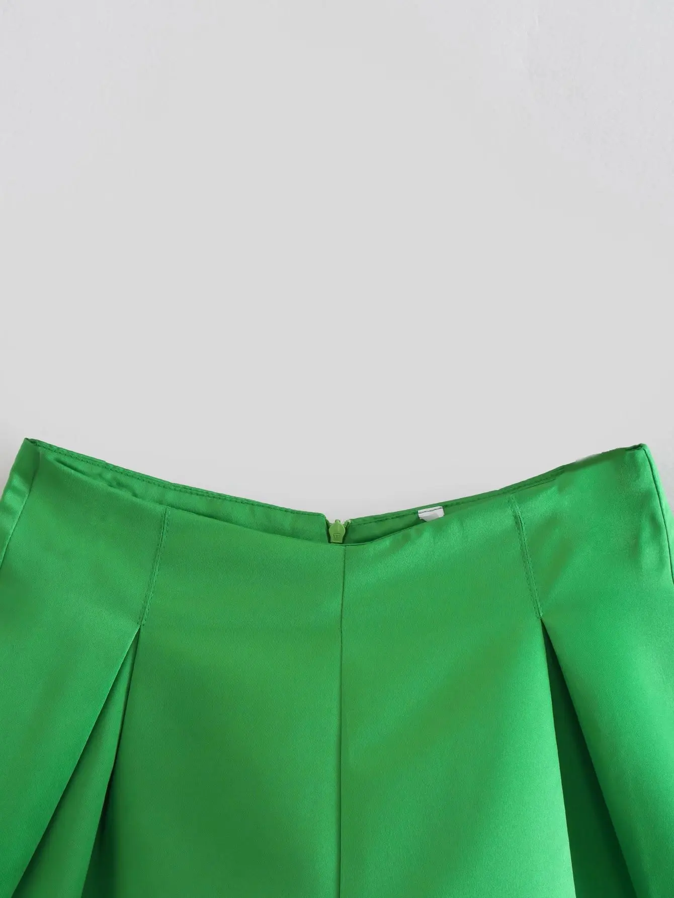 ZEVITY New Women High Street Pleats Design Bermuda Shorts Lady Zipper Fly Hot Shorts Chic Pantalone Cortos P1265