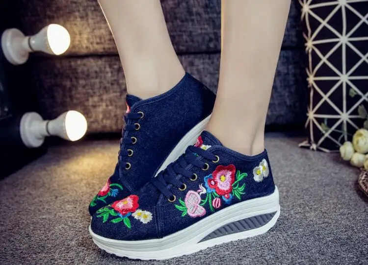 Fashion Floral Embroidery Women Sneakers Lace up Mid Heel Autumn Shoes for Woman Plus Size Casual Runway Comfort Walking Sneaker