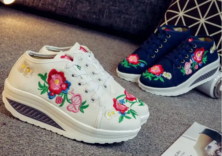 Fashion Floral Embroidery Women Sneakers Lace up Mid Heel Autumn Shoes for Woman Plus Size Casual Runway Comfort Walking Sneaker