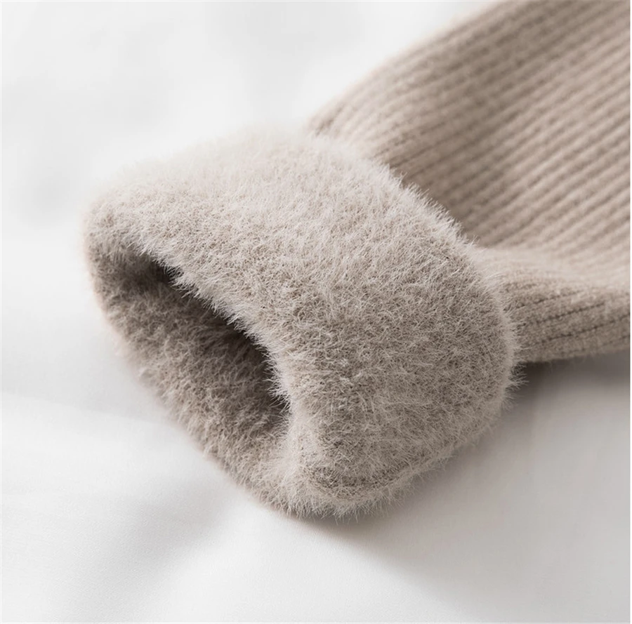High-Quality Winter Plus Velvet Turtleneck Sweater Women Warm Slim Long Sleeve Elastic Knitted Pullovers Korean Knitwear Sweater