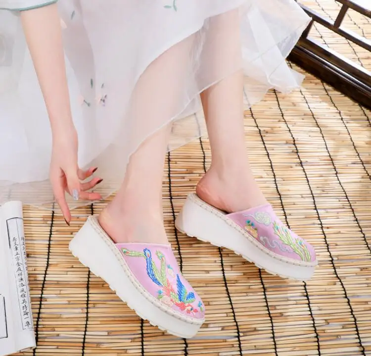 Women Summer Slippers Ethnic Embroidered Wedge Shoes Ladies Casual Slides Vintage Outdoor Mules Female Round Toe Heels