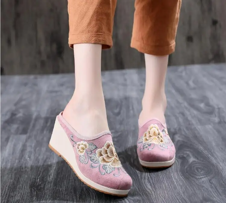Women Summer Slippers Ethnic Embroidered Wedge Shoes Ladies Casual Slides Vintage Outdoor Mules Female Round Toe Heels