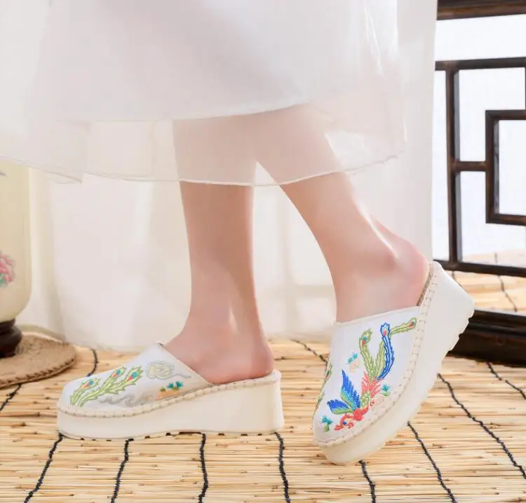 Women Summer Slippers Ethnic Embroidered Wedge Shoes Ladies Casual Slides Vintage Outdoor Mules Female Round Toe Heels