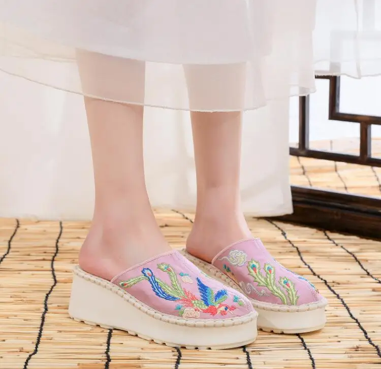 Women Summer Slippers Ethnic Embroidered Wedge Shoes Ladies Casual Slides Vintage Outdoor Mules Female Round Toe Heels