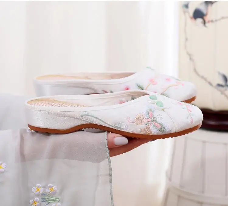 Ethnic Embroidered Satin Slippers for Women Summer Vintage Slides Ladies Dress Shoes Female Closed Toe Backless Sandals