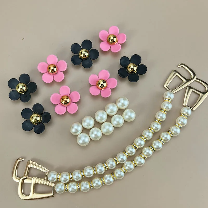 Fashion Elegant Hole Shoe Charms for Flower Pearl Clogs Jeans Cartoon Cute  Charms Designer Vintage Luxury Shoe Decorations NEW