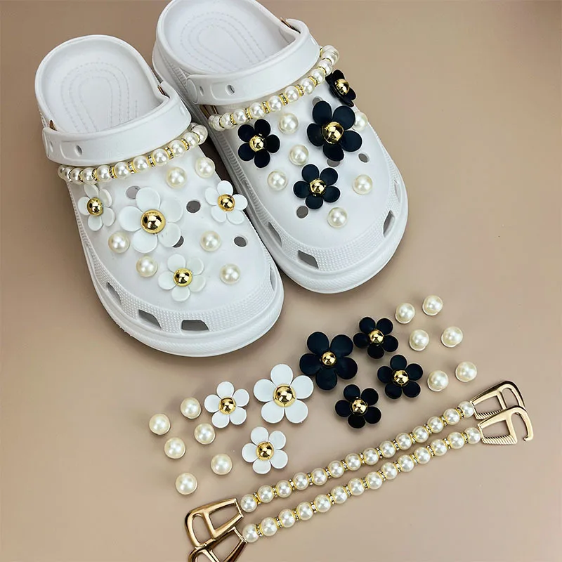 Fashion Elegant Hole Shoe Charms for Flower Pearl Clogs Jeans Cartoon Cute  Charms Designer Vintage Luxury Shoe Decorations NEW