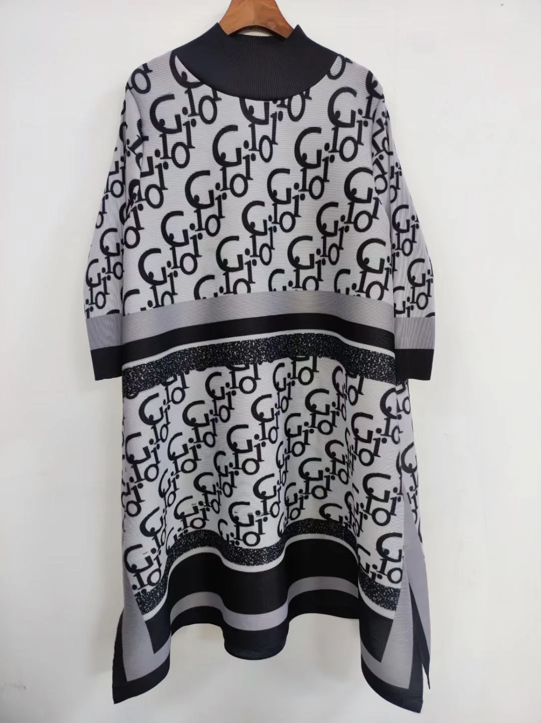 Miyake Fold Pleated Mid-length Dress Pleated Dress Atmospheric Printing Many Spot Goods Can Be Quickly Shi Autumn and Winter2022