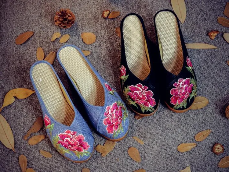 Women Canvas Embroider Wedges Slippers Ladies Vintage Summer Shoe Backless Closed toe Sandals for Girls Retro Slides Beach Shoes