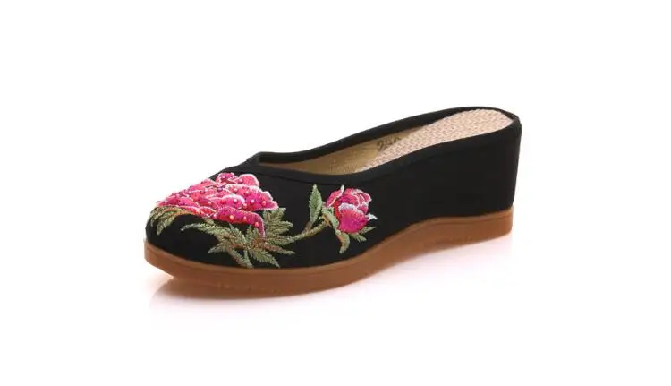 Women Canvas Embroider Wedges Slippers Ladies Vintage Summer Shoe Backless Closed toe Sandals for Girls Retro Slides Beach Shoes