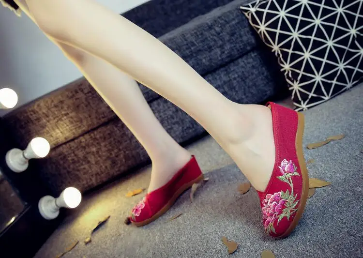 Women Canvas Embroider Wedges Slippers Ladies Vintage Summer Shoe Backless Closed toe Sandals for Girls Retro Slides Beach Shoes