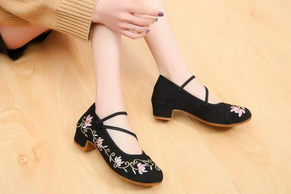 Women Vintage Pearls Ankle Strap Pump Ladies Ethnic Embroidered High Heels Spring Mary Jane Block Heel Dress Shoes for Female