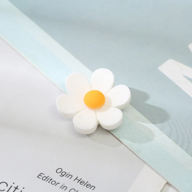 Best Selling Hole Shoes Charms Ready To Put on White Daisy Sunflower Combination Suit Shoe Buckle Girlish Shoes Accessories New