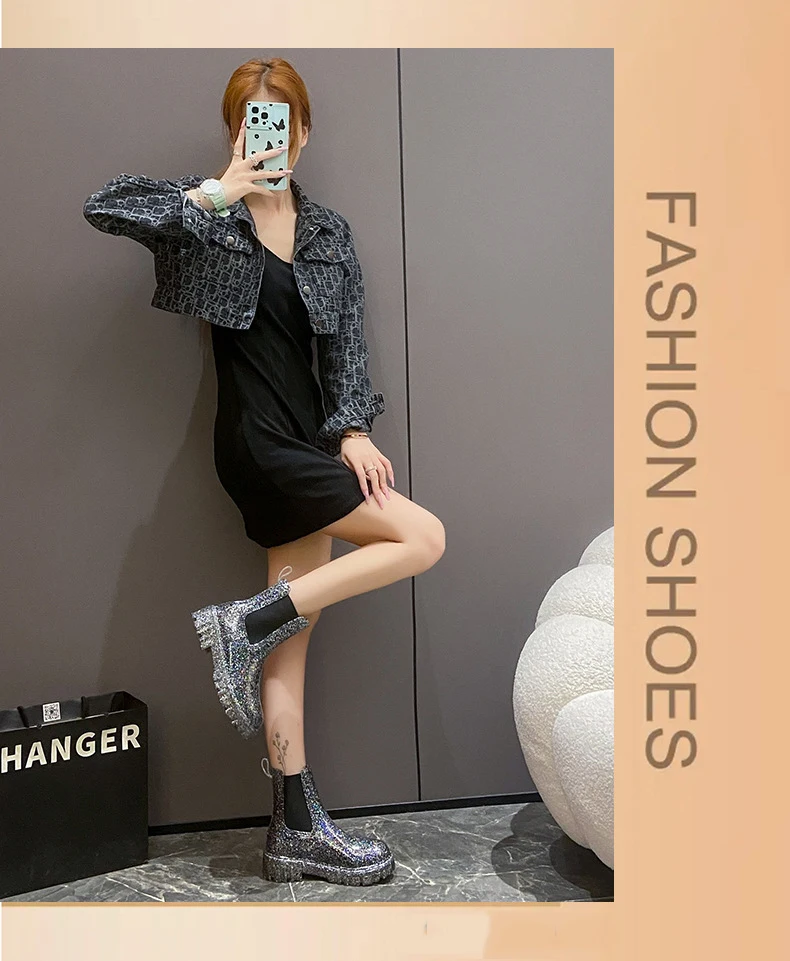 New Women's Color Fashion Rain Boots Four Seasons Wearable Water Shoes Outdoor Fashion Waterproof Mid-tube All-match Rain Boots