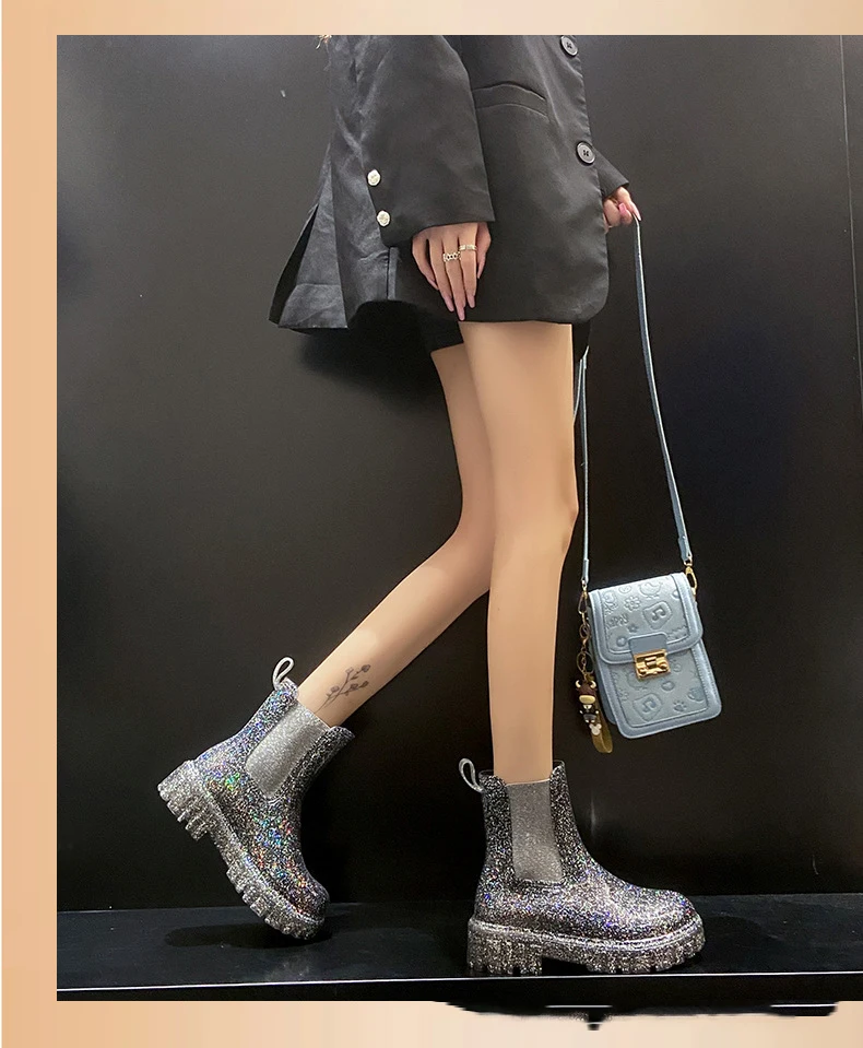 New Women's Color Fashion Rain Boots Four Seasons Wearable Water Shoes Outdoor Fashion Waterproof Mid-tube All-match Rain Boots