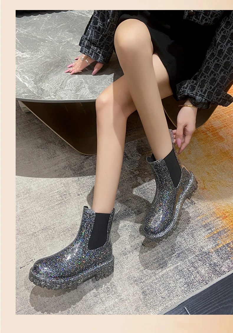 New Women's Color Fashion Rain Boots Four Seasons Wearable Water Shoes Outdoor Fashion Waterproof Mid-tube All-match Rain Boots