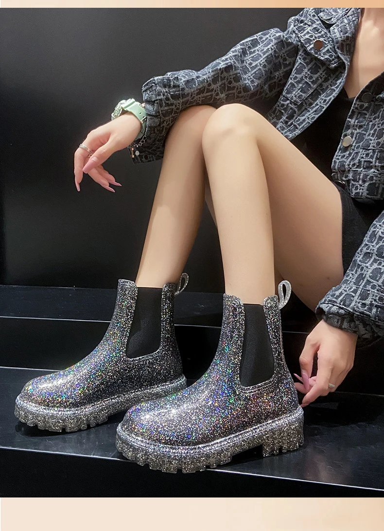 New Women's Color Fashion Rain Boots Four Seasons Wearable Water Shoes Outdoor Fashion Waterproof Mid-tube All-match Rain Boots