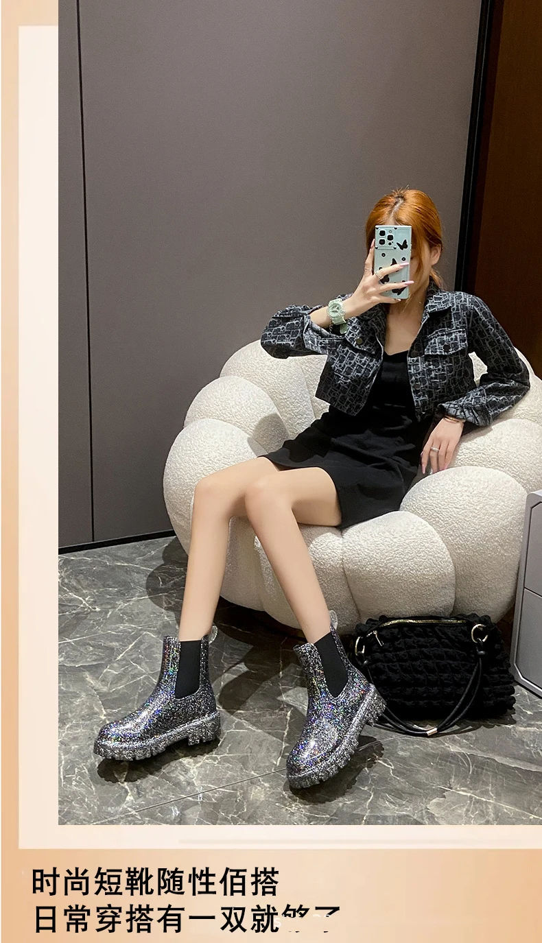 New Women's Color Fashion Rain Boots Four Seasons Wearable Water Shoes Outdoor Fashion Waterproof Mid-tube All-match Rain Boots