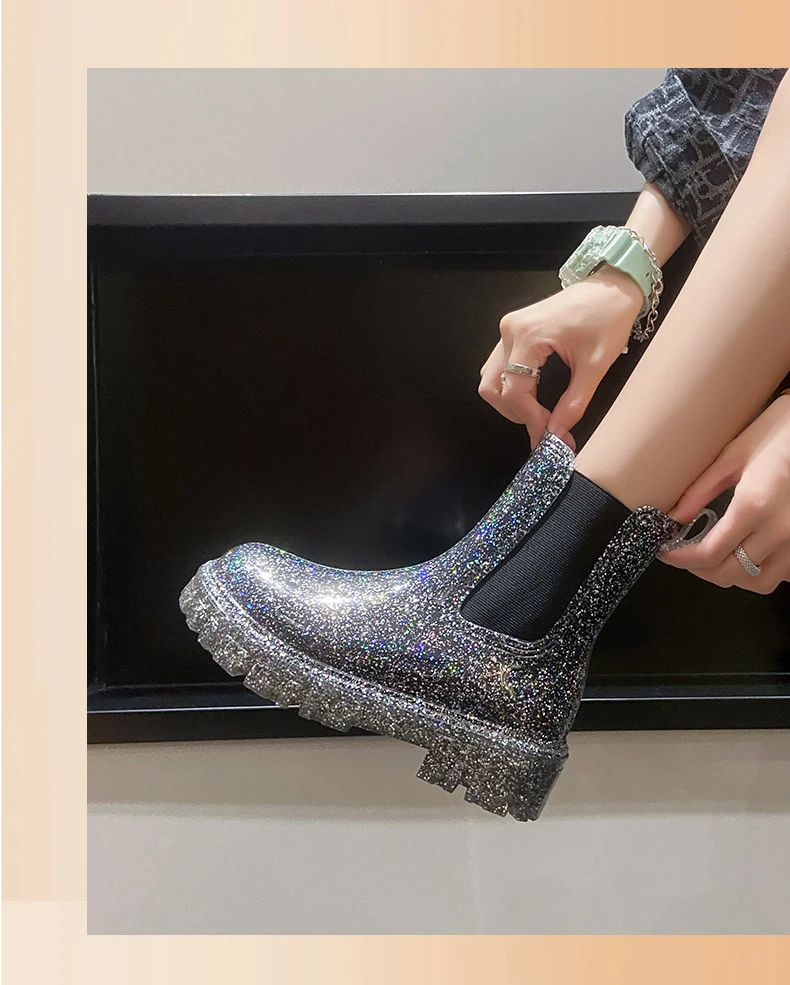 New Women's Color Fashion Rain Boots Four Seasons Wearable Water Shoes Outdoor Fashion Waterproof Mid-tube All-match Rain Boots