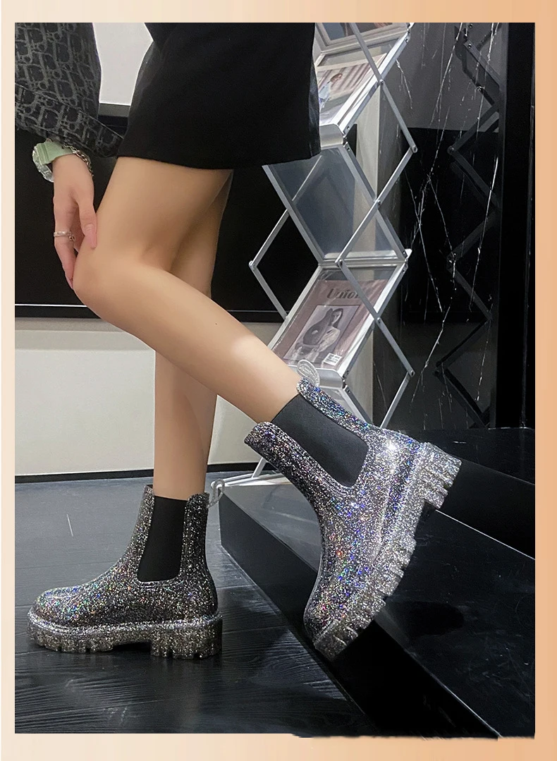 New Women's Color Fashion Rain Boots Four Seasons Wearable Water Shoes Outdoor Fashion Waterproof Mid-tube All-match Rain Boots
