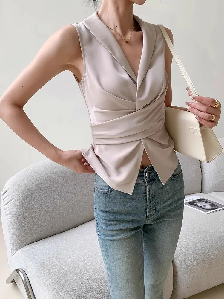V-Neck Sleeveless Vest For Women In The Summer Of 2024, With A Satin Hanging Neck And A Unique And Versatile Top