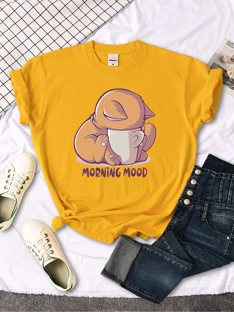 T-Shirts Cat Is Looking At The Cup Lovely Printed T Shirt For Woman Goth Korean Style Women Clothes Funny Vintage Womens Tshirt