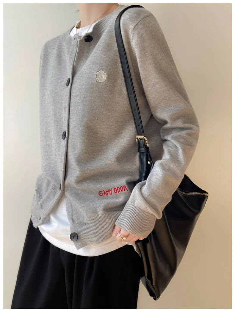 Cashmere cardigan women's spring and autumn new round neck duckling palm embroidery knitting bottom sweater loose wool coat
