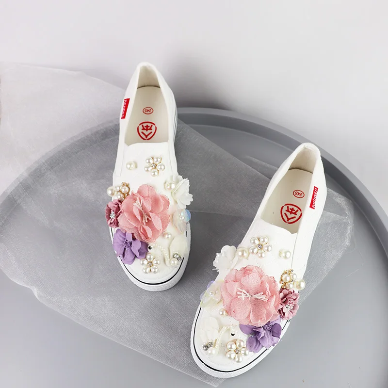 Spring/Autumn New Women Black and White Hand-Made Creative Floral Casual Canvas Shoes Trendy Fashionable Couple Footwear