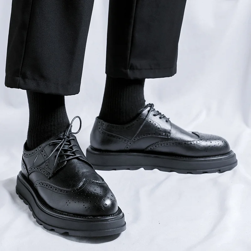 British style men's fashion carved brogue shoes lace-up original leather derby shoe wedding party dress platform footwear zapato