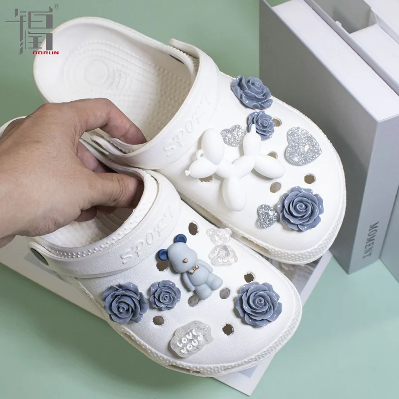 Cute Luxury Shoes Accesories Rhinestone Bling Hole Shoes Charms Metal Chain Shoe Decorations Diy Buckle Pearl Shoes Flower New